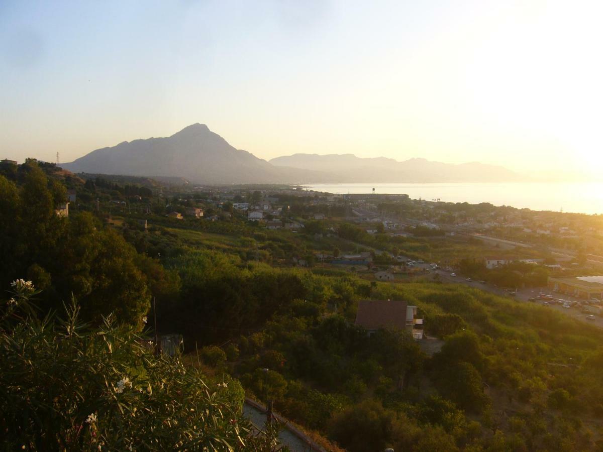 Casaleo Hotel Campofelice Di Roccella Bagian luar foto