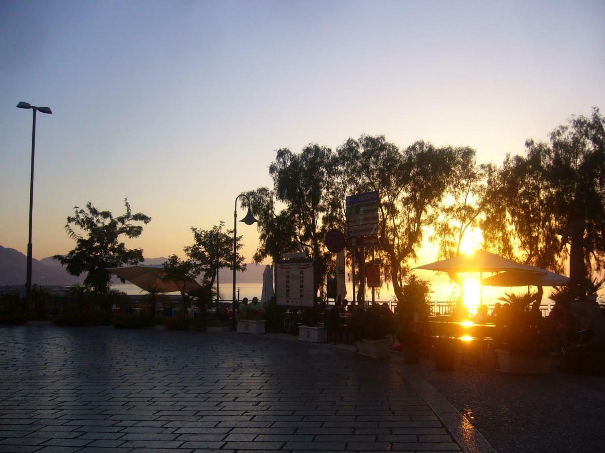 Casaleo Hotel Campofelice Di Roccella Bagian luar foto