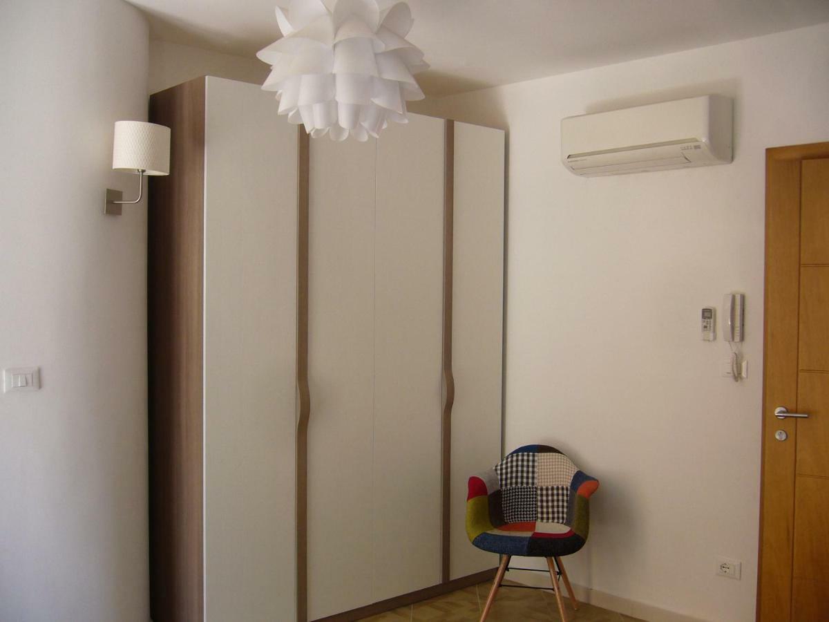 Casaleo Hotel Campofelice Di Roccella Bagian luar foto
