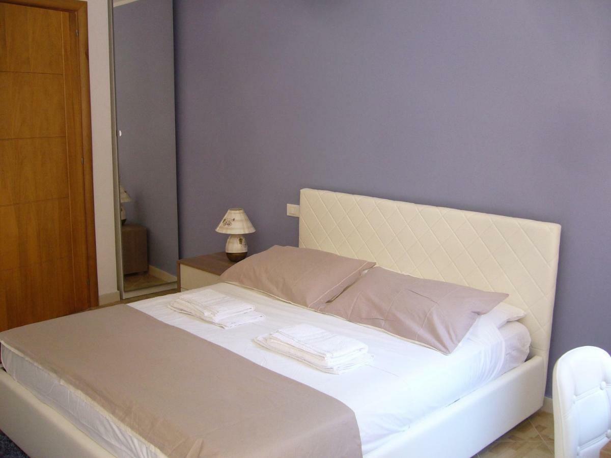 Casaleo Hotel Campofelice Di Roccella Bagian luar foto