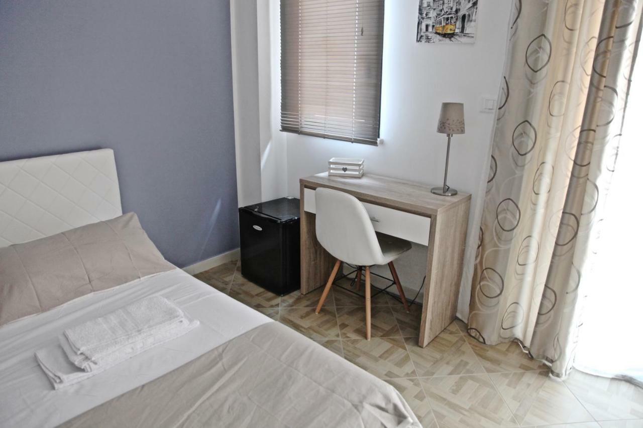 Casaleo Hotel Campofelice Di Roccella Bagian luar foto