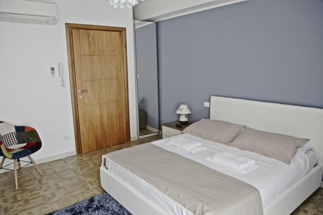 Casaleo Hotel Campofelice Di Roccella Bagian luar foto
